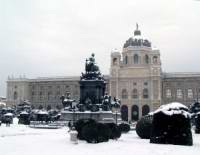 008 Wien 05 - Schnee und Natur und Historie.JPG