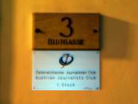 111 Wien 05 - Journalisten Club & Blutgasse.JPG